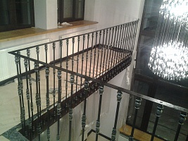 Металлические перила для лестниц в доме Арт. №23